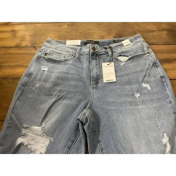 Judy Blue Boyfriend Fit Distressed Light Wash Jeans Size 16W JB82281 JS MD - Picture 3 of 12